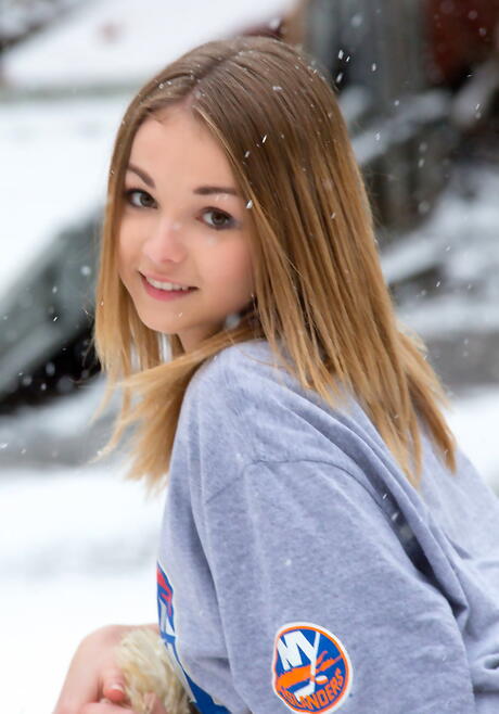 Sexy ukrainian teen Jeff Milton likes some hot foot fetish outside